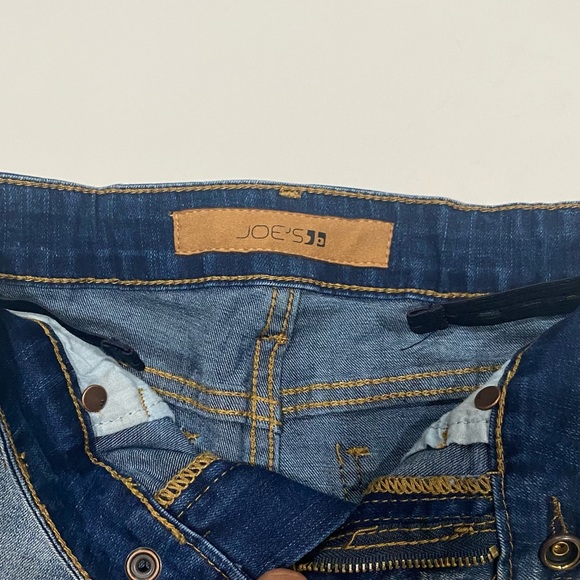 Joe’s Jeans Distressed size 7 - Picture 4 of 6